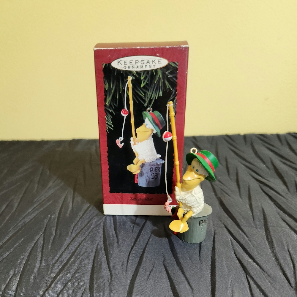 1993 Hallmark Keepsake "Fills The Bill" Ornament